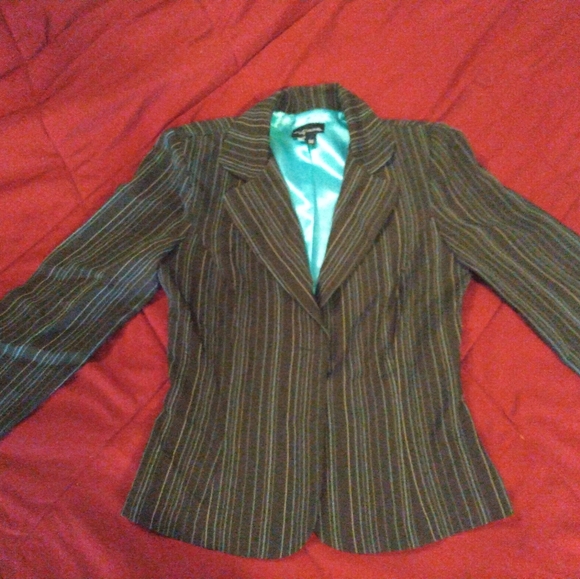 Top - Picture 2 of 2